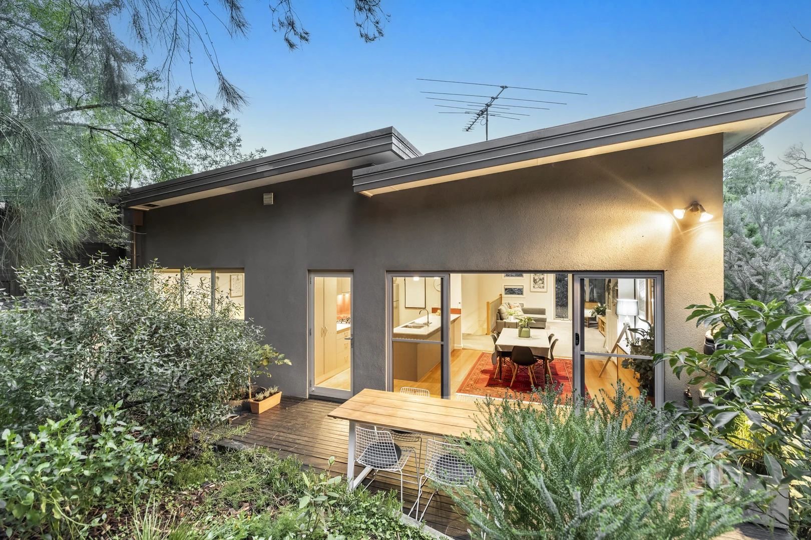 4/2 Parsons Road, Eltham VIC 3095 photo 2