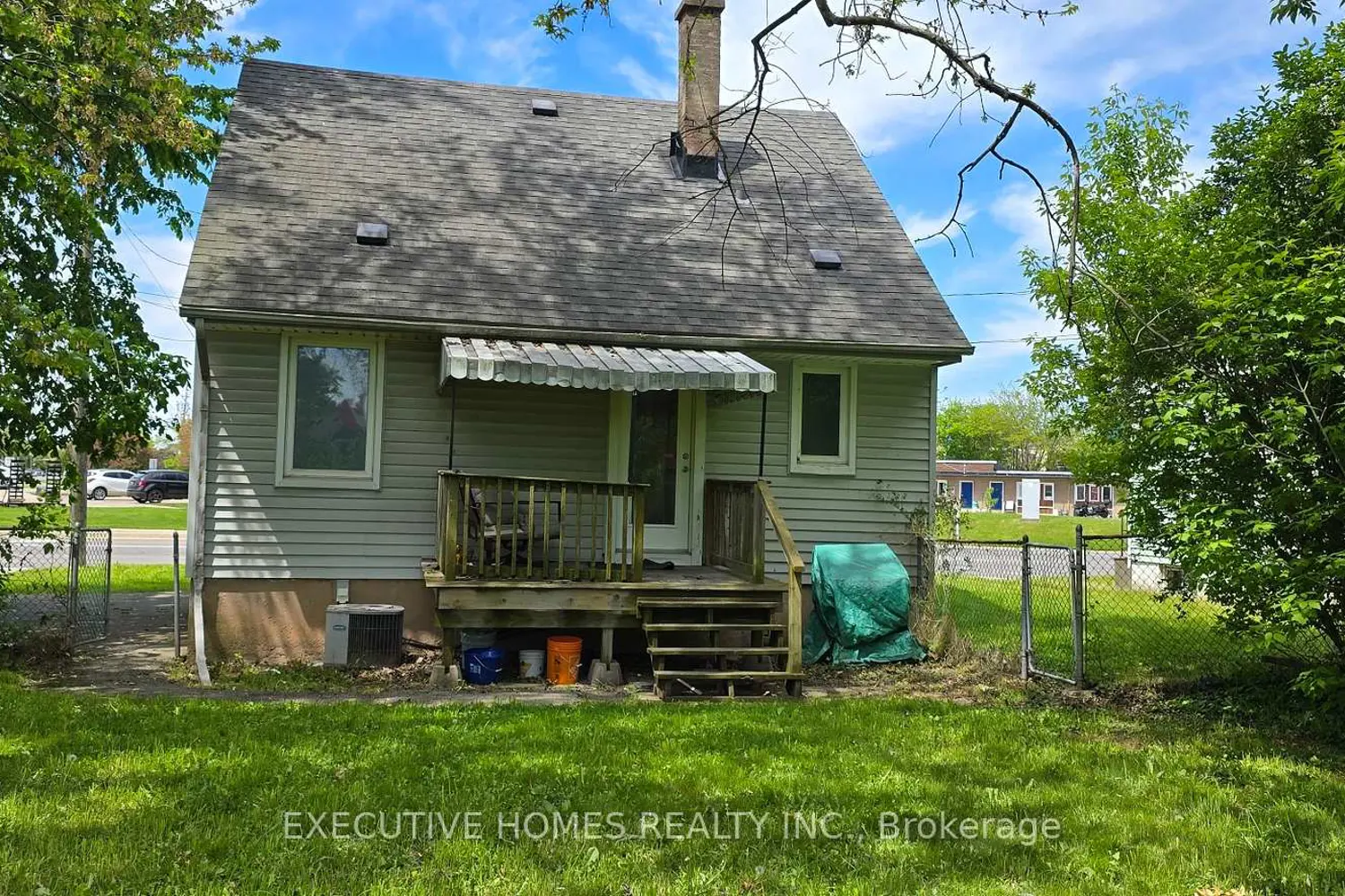5176 Stanley Avenue photo 3