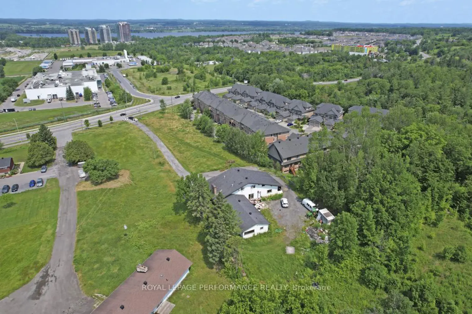 Additional image 2 of 1016 Old Montreal Road