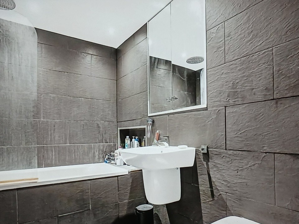1 Bed Flat, Chimney Court, E1W, N1 7GU photo 4