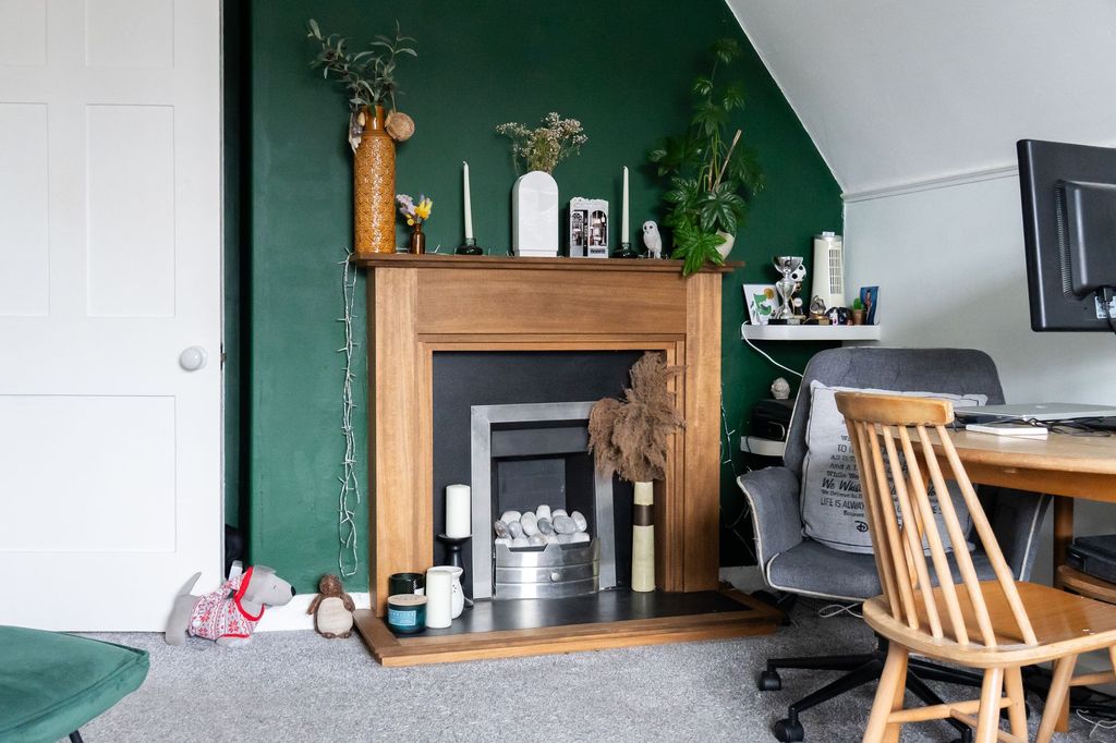2 bed flat for saleToller Road, Stoneygate LE2 photo 2