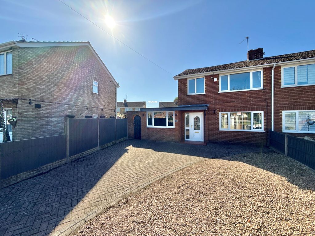 3 bed semi-detached house for saleValley Road, Lincoln LN5