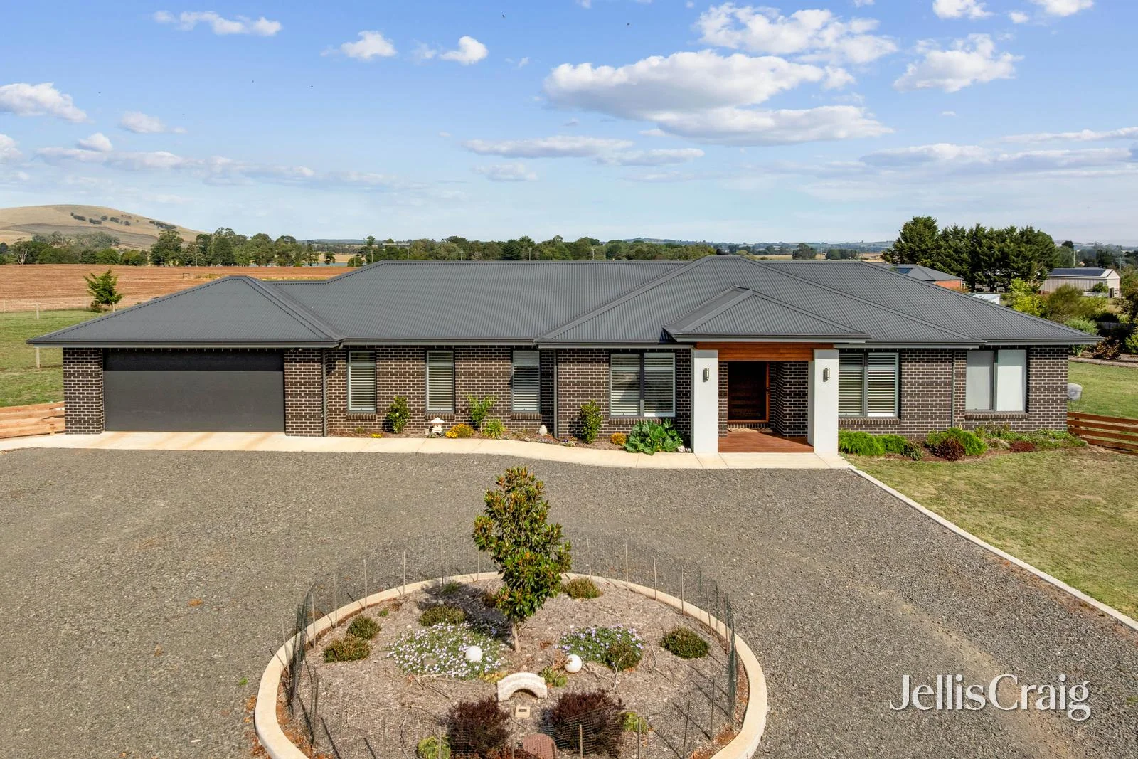 30 Myles Road, Newlyn North VIC 3364
