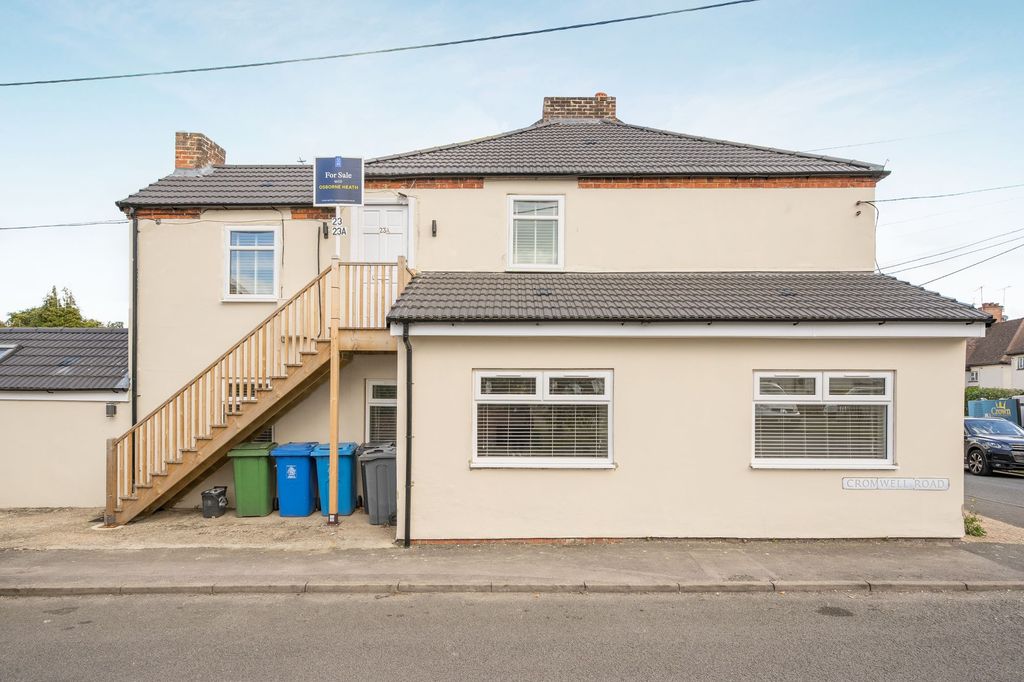 1 bed maisonette for saleVictoria Road, Ascot SL5