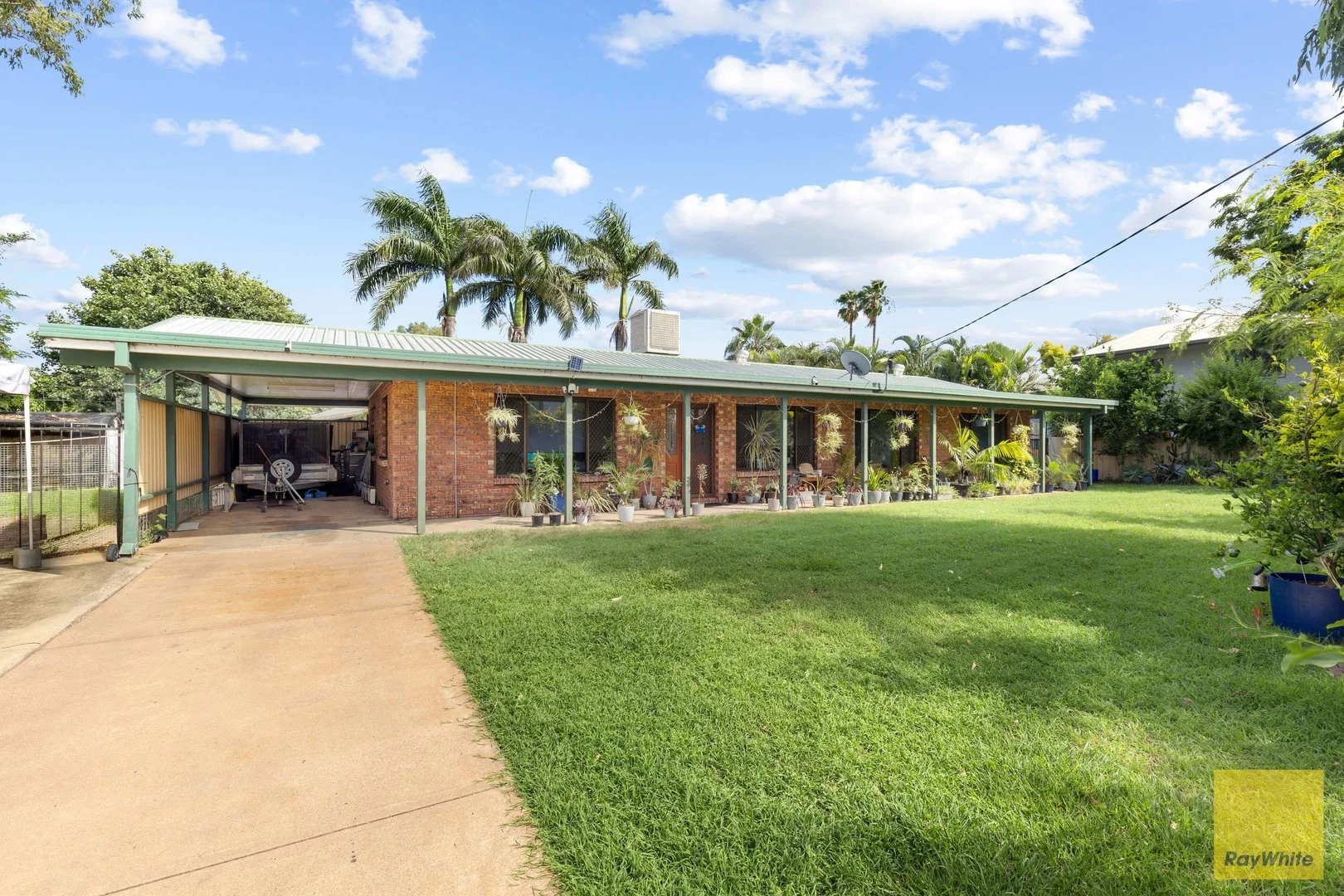 4 Andrew Place, Emerald QLD 4720