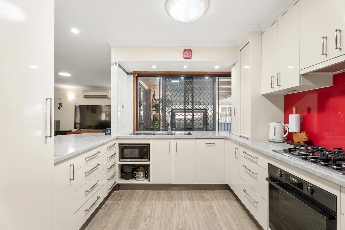 16 Michelle Drive, Point Vernon QLD 4655 photo 4