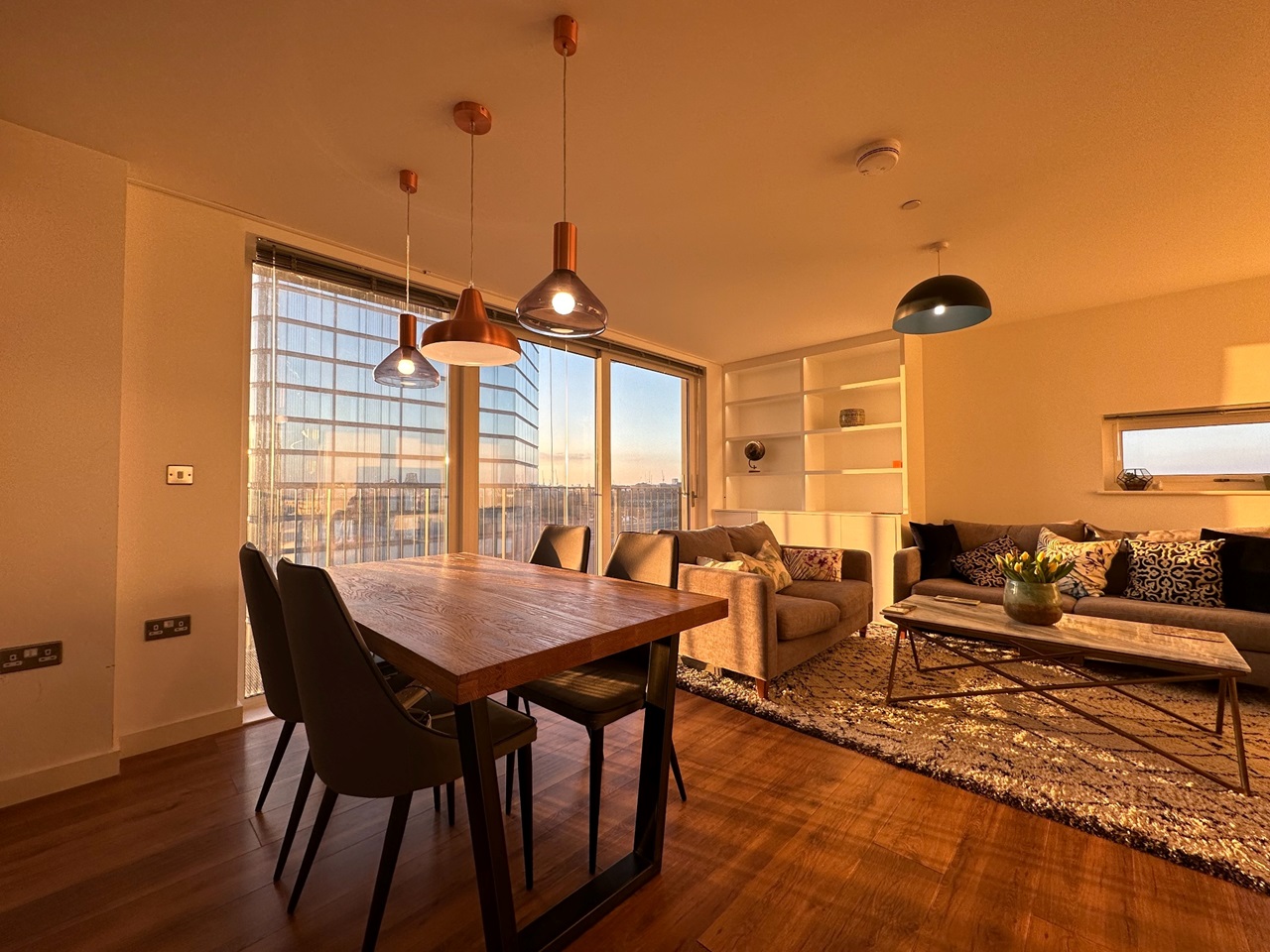 2 Bed Flat, City Road, EC1V, N1 7GU photo 2