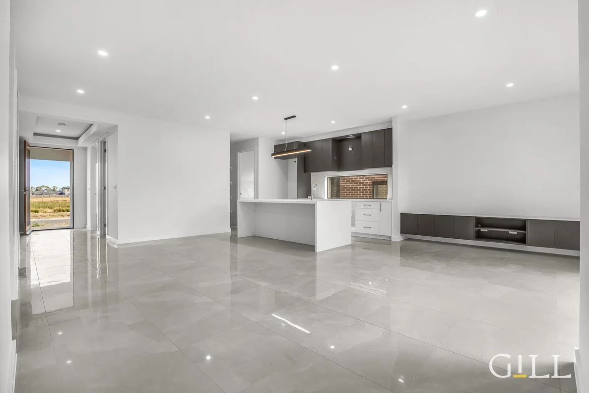 Additional image 3 of 43 Villa Doria Drive, Clyde North VIC 3978