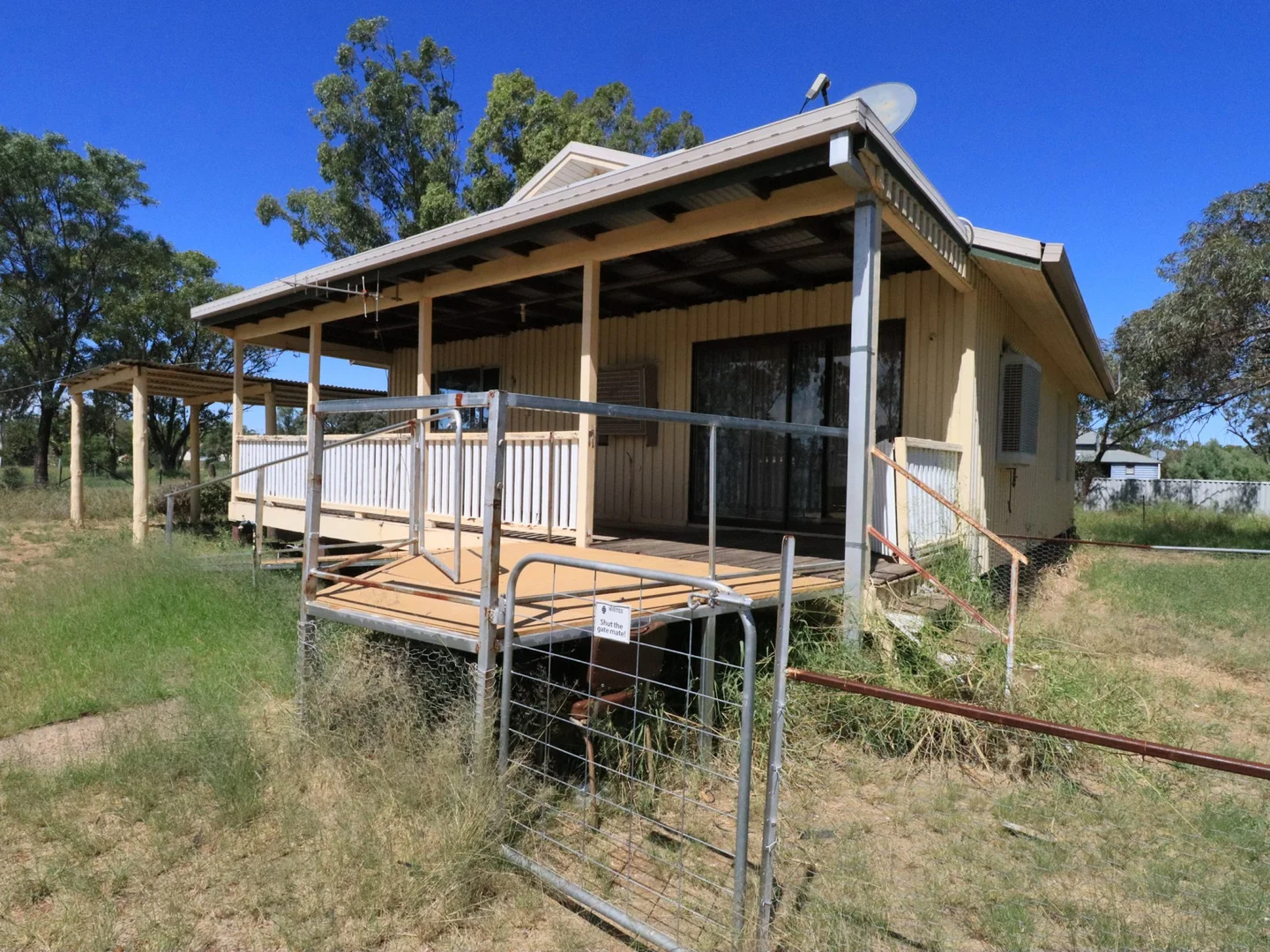 18 Flinders Street, Yuleba QLD 4427 photo 2