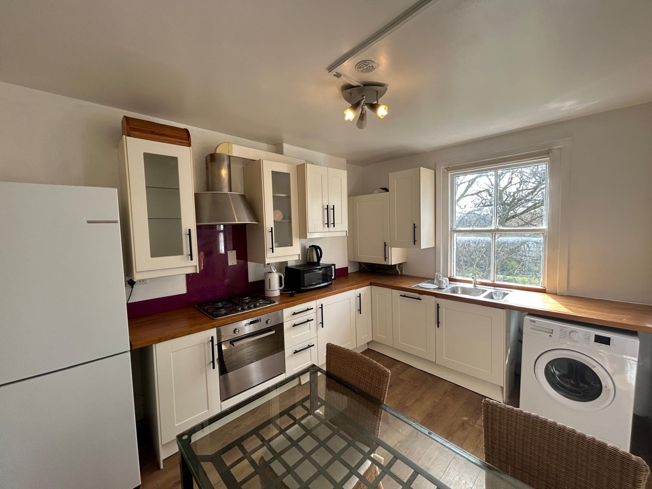 2 Bed Flat, Warwick Road, SW5, N1 7GU photo 2