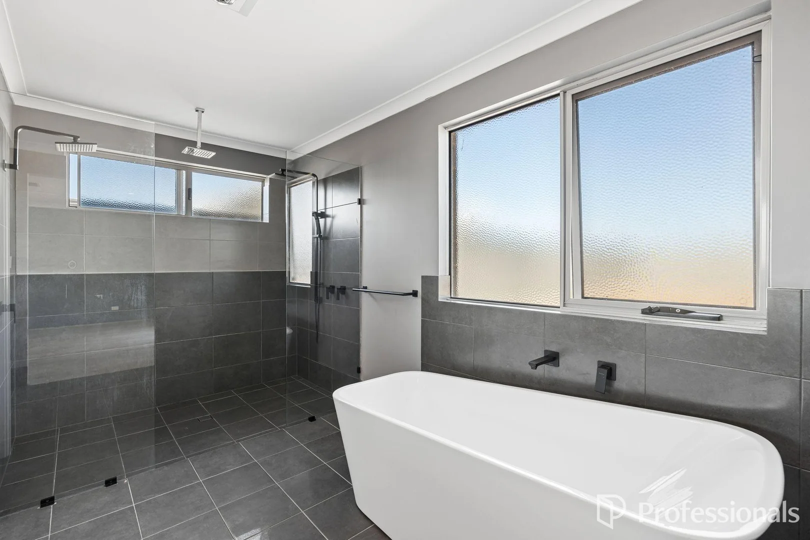 2 Albion Road, Byford WA 6122 photo 5
