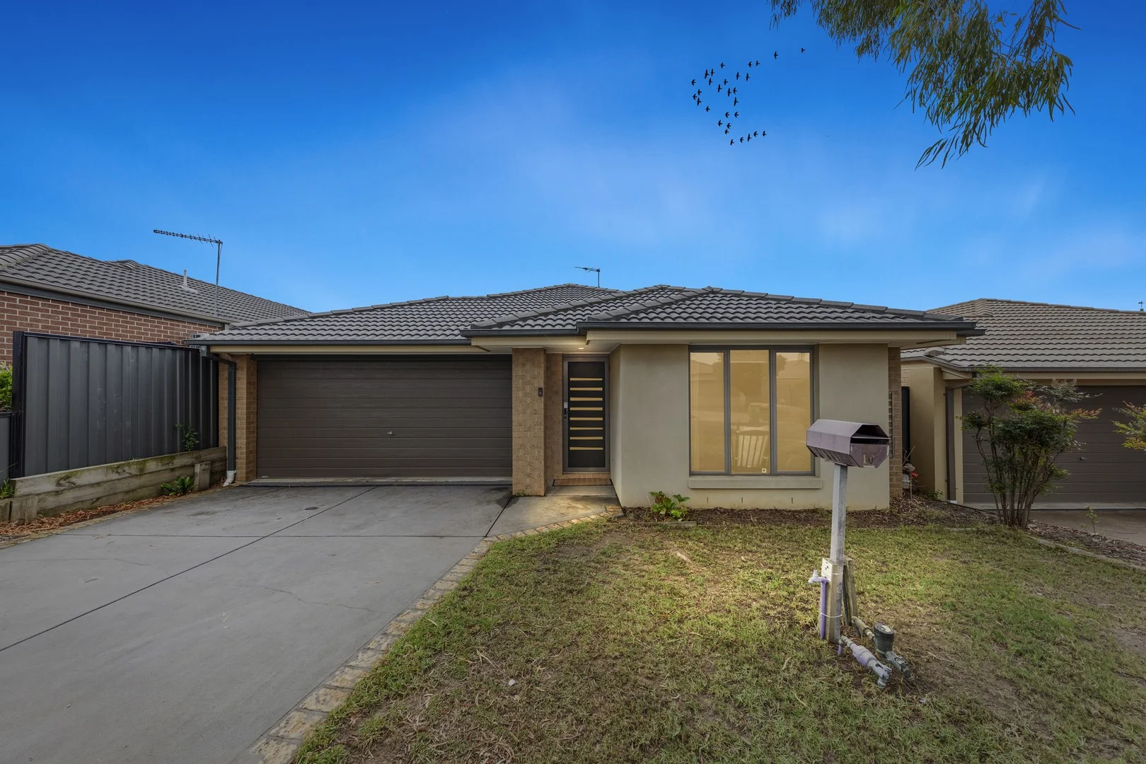 10 Botham Crescent, Pakenham VIC 3810