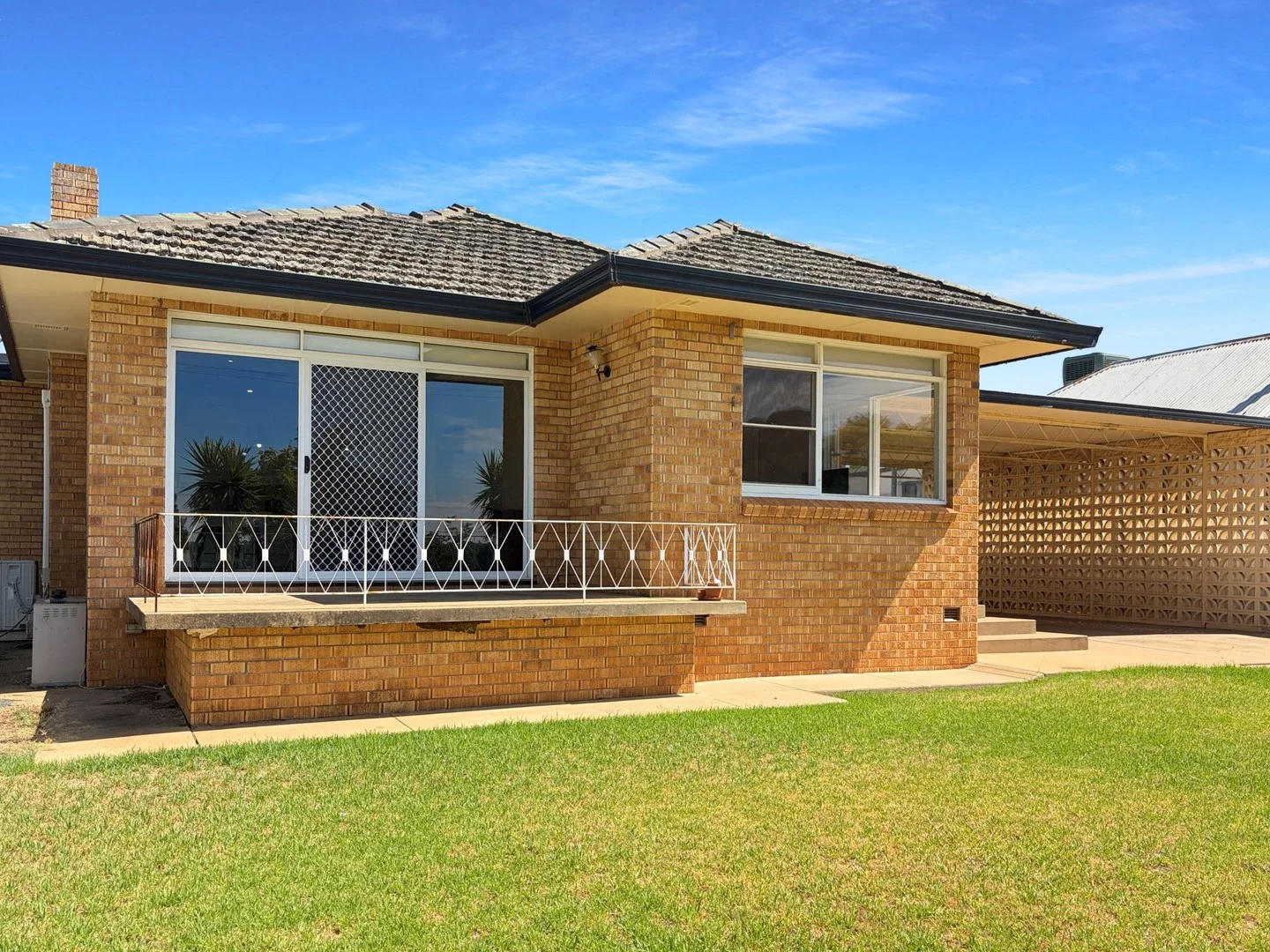 64 RAILWAY AVENUE, Leeton NSW 2705