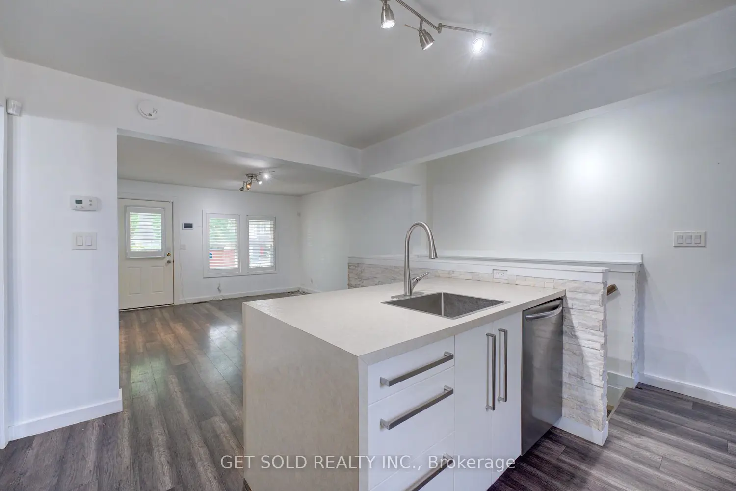37 Maplecrest Avenue photo 5