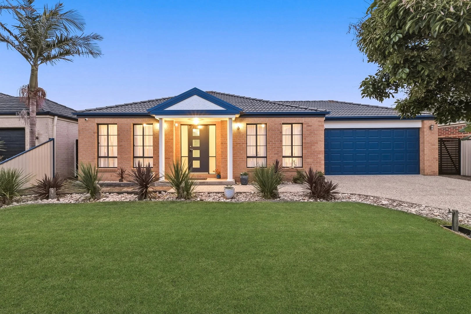 4 Charlwood Close, Lynbrook VIC 3975