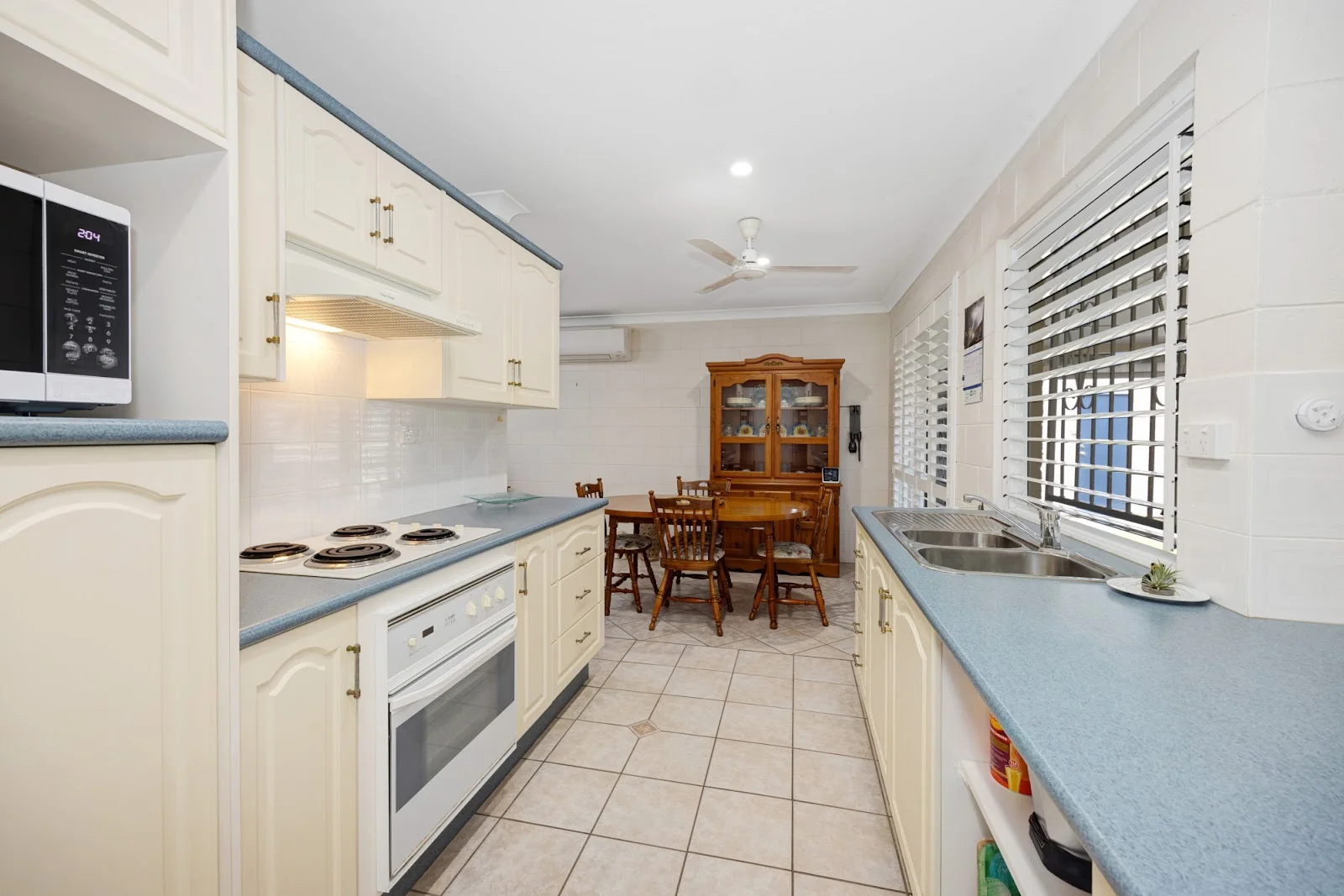 Additional image 3 of 12 Santa Lucia Drive, Mount Louisa QLD 4814