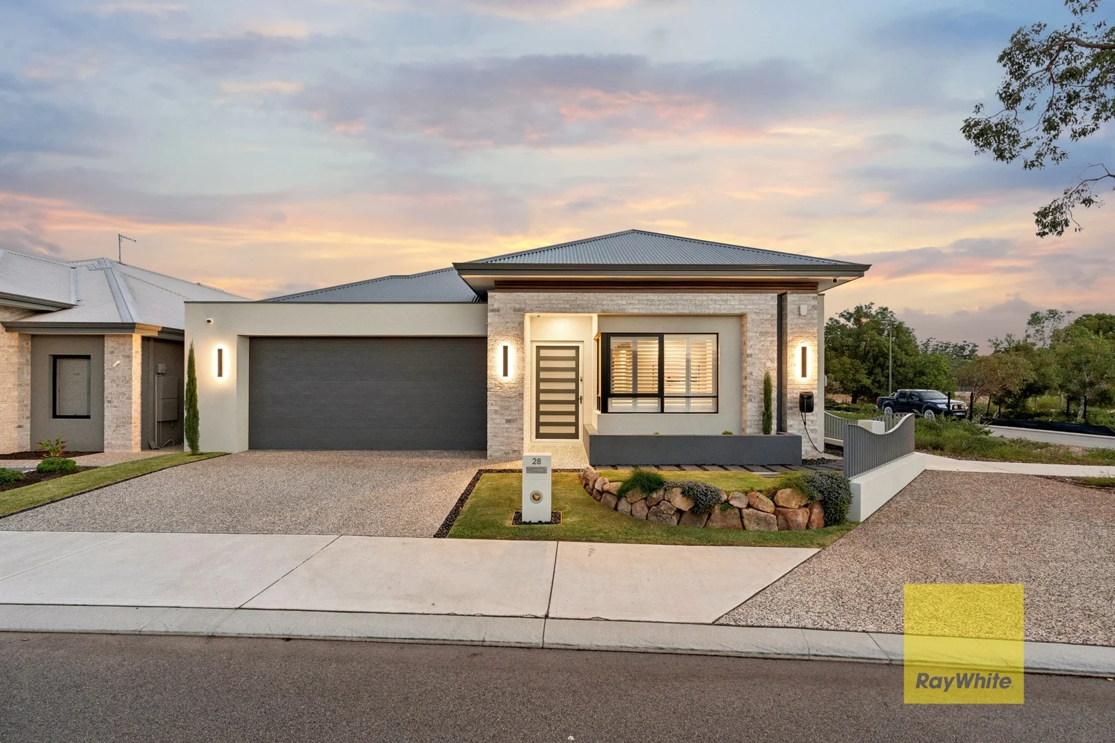 28 Edmonton Parade, Bushmead WA 6055