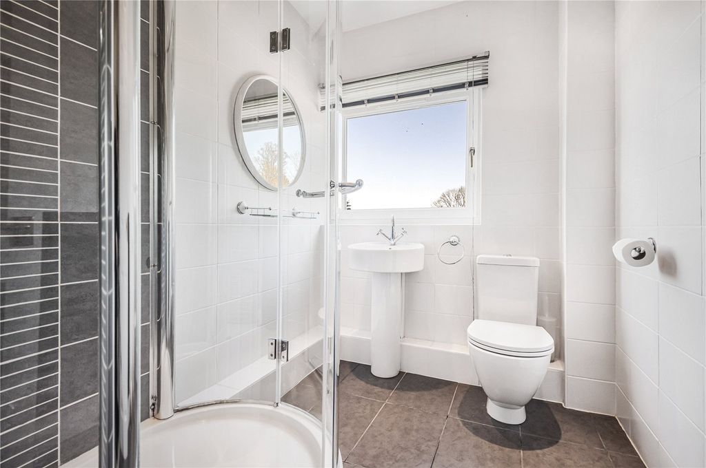 Additional image 13 of 3 bed flat for saleMarsh Mills, Wargrave Road, Henley-On-Thames, Oxfordshire RG9