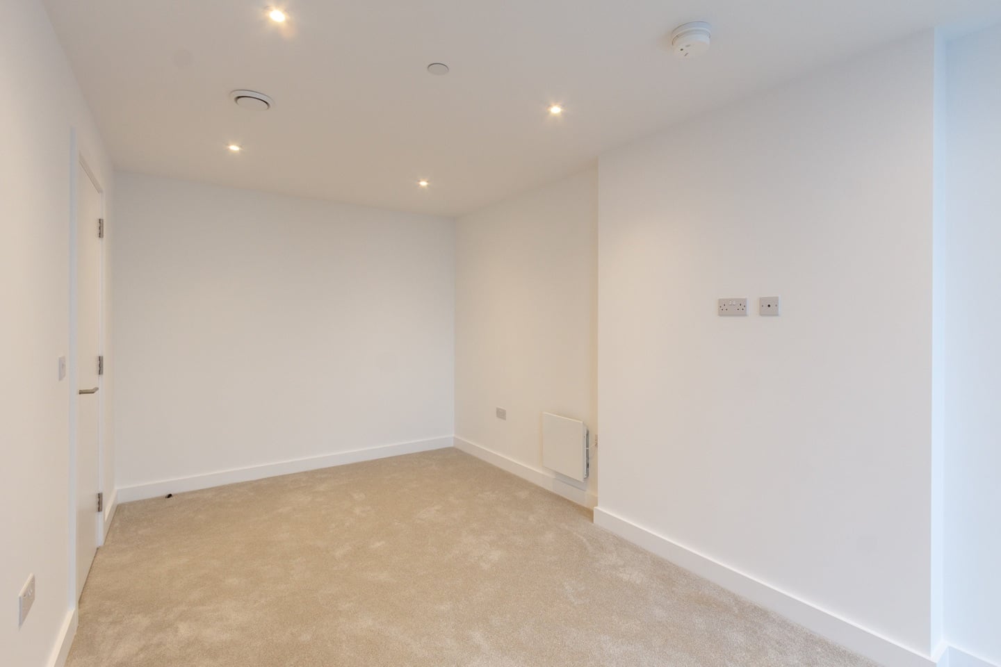 1 Bed Flat, Port St, M1, N1 7GU photo 5
