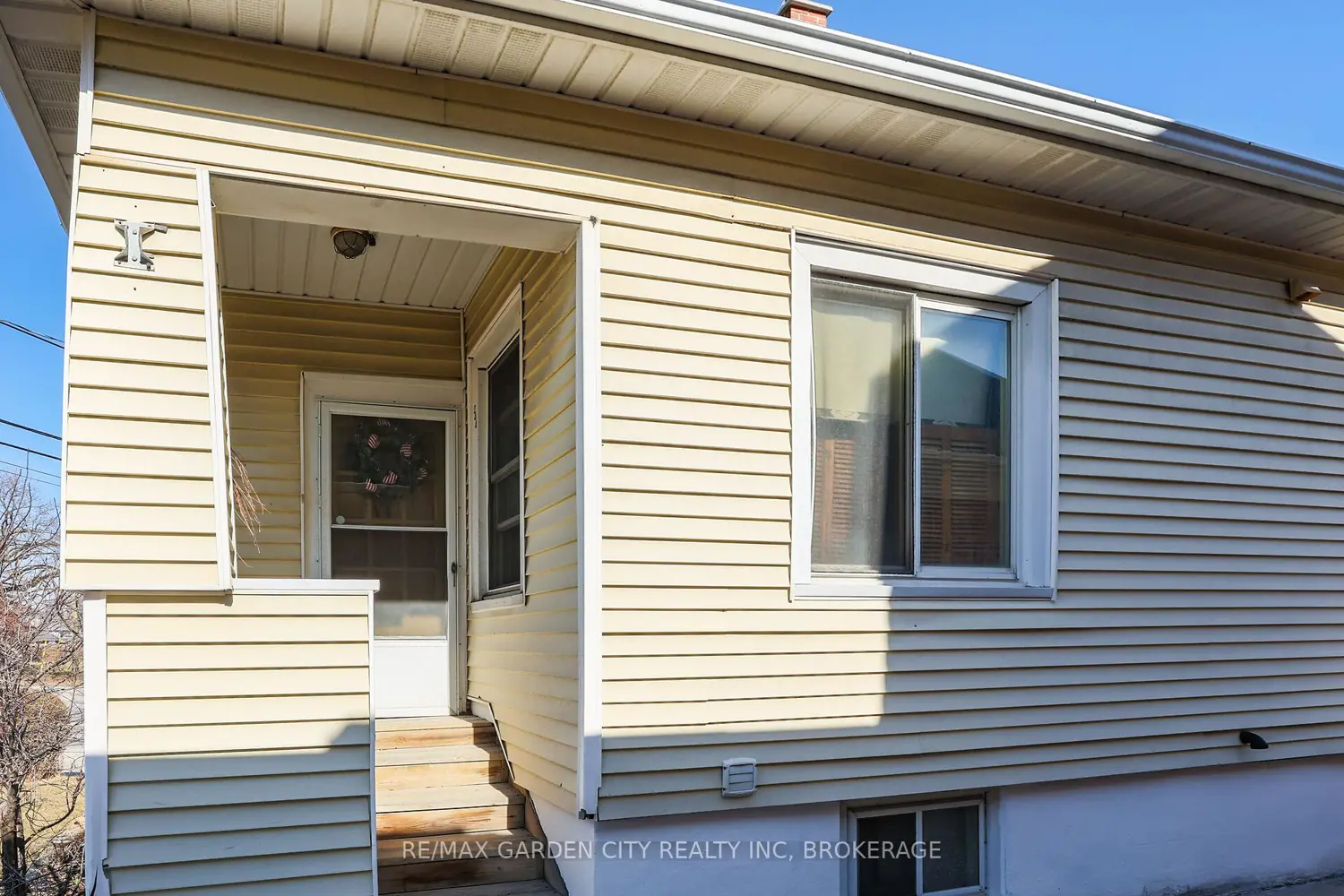 244 Niagara Street photo 2