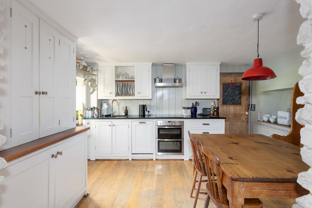 Additional image 2 of 3 bed end terrace house for saleOff St Thomas Street, Wells BA5