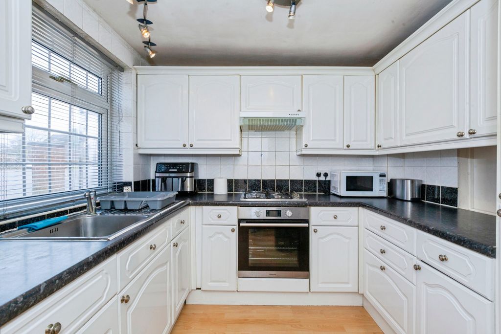 Additional image 4 of 5 bed detached house for saleStation Road, Slough SL1