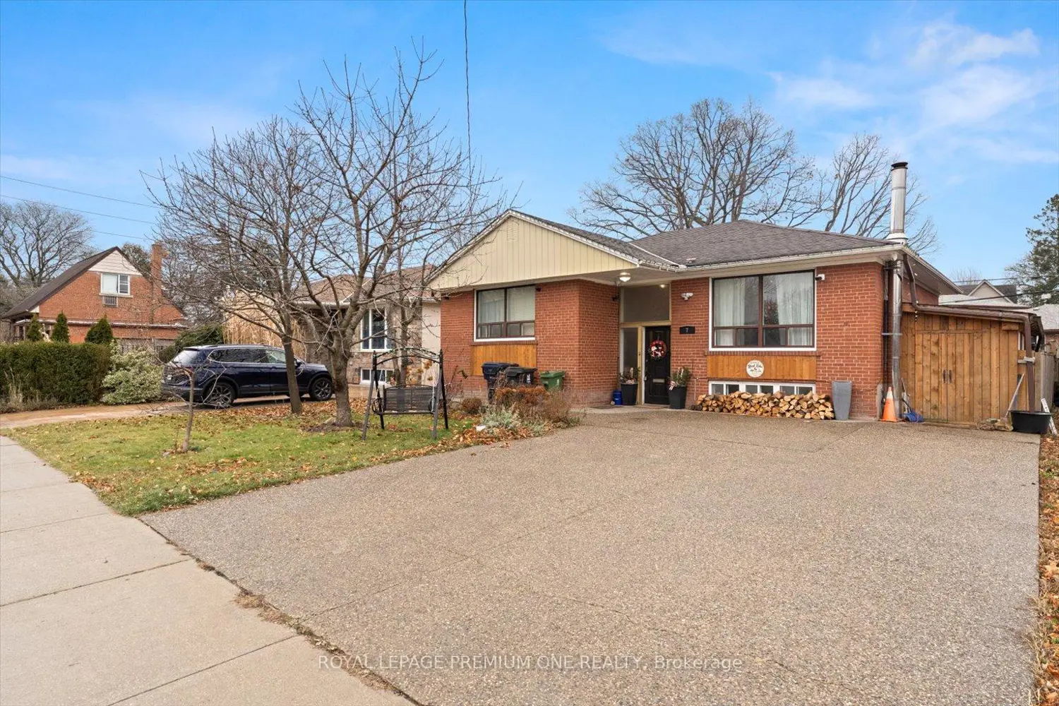 7 North Heights Road photo 2