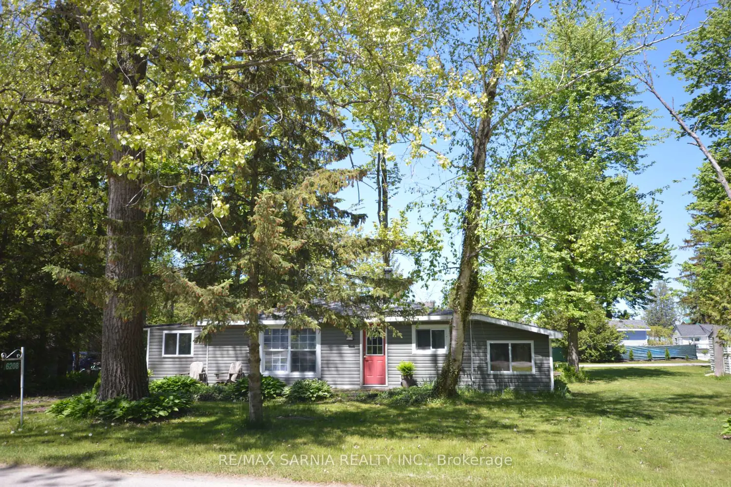 6208 London Road photo 2