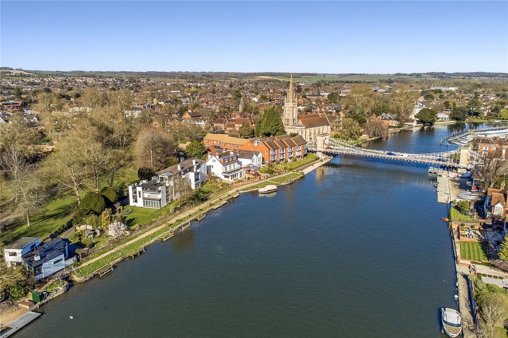 3 bed flat for saleDunstable House, Riverside, Marlow, Buckinghamshire SL7