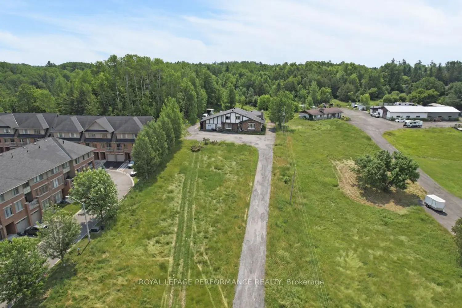 Additional image 6 of 1016 Old Montreal Road