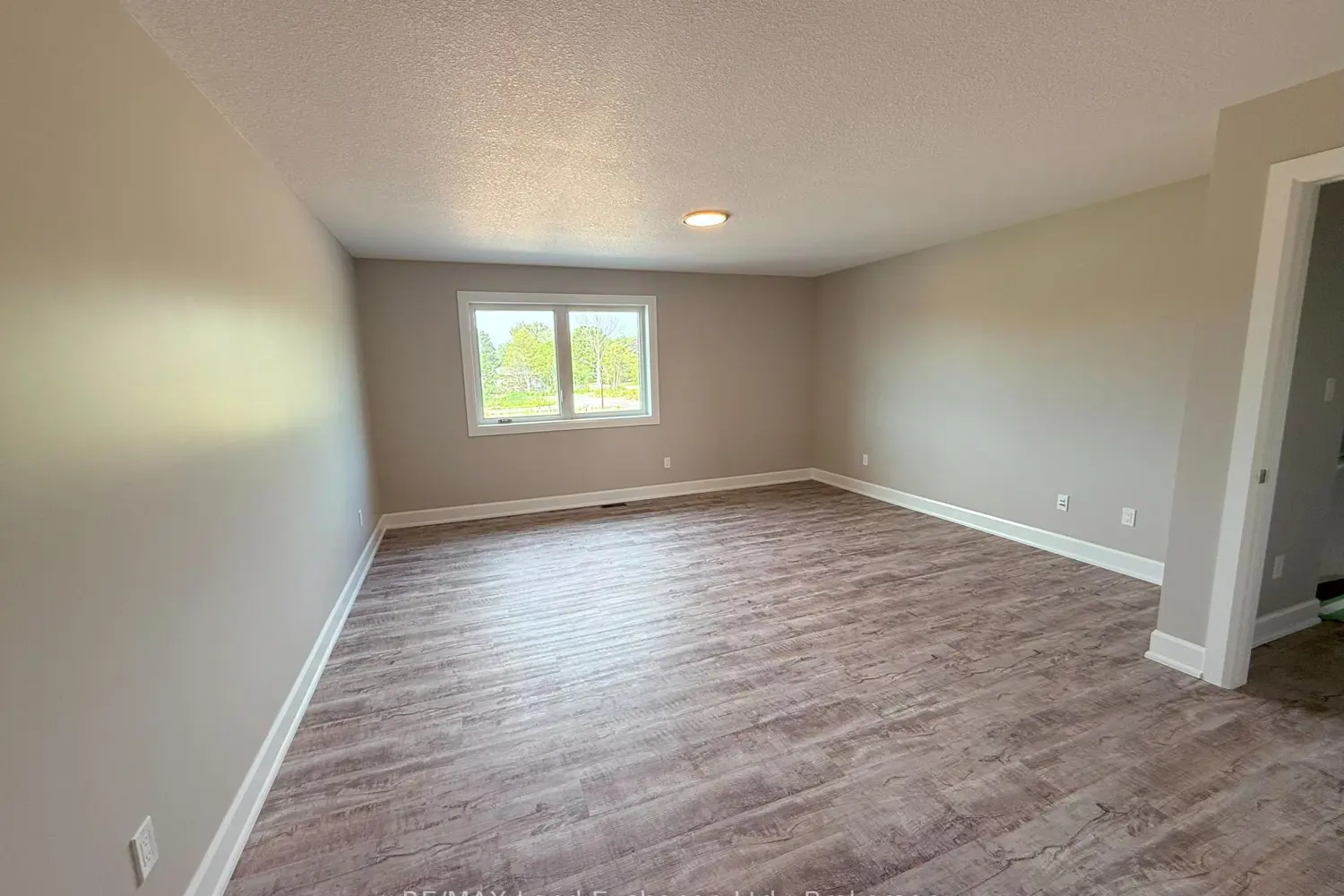 8 Golf Links Road Unit 3 photo 4