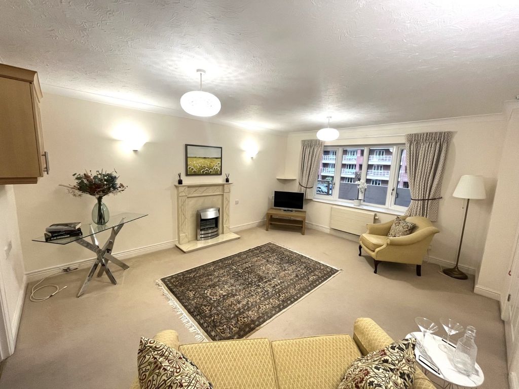 2 bed flat for saleGrange Road, Solihull, West Midlands B91