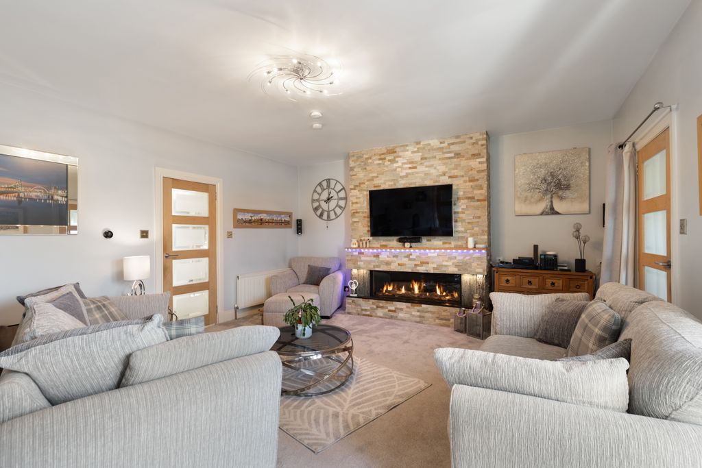 Additional image 3 of 2 bed flat for saleMain Street, Jamestown G83