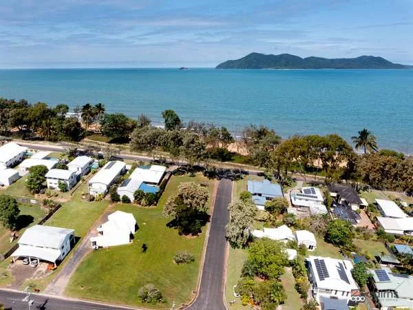 52 Seafarer Street, Mission Beach QLD 4852