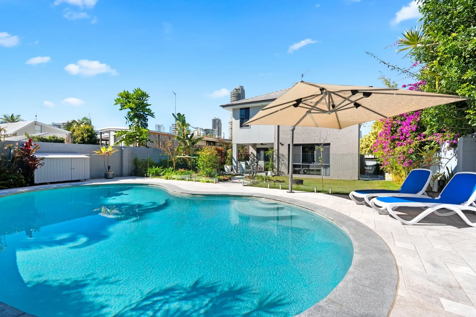 49 Amalfi Drive, Isle Of Capri QLD 4217