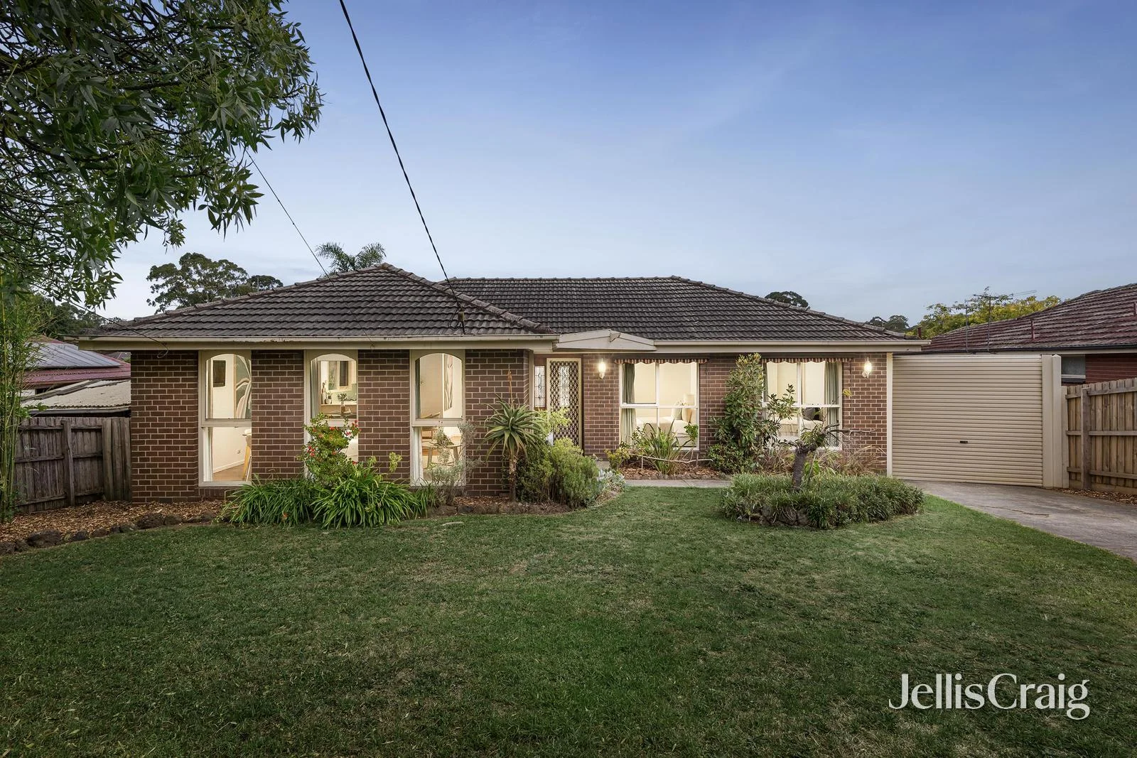 10 Highland Crescent, Mooroolbark VIC 3138 photo 2