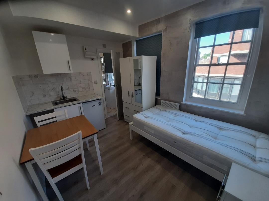 Studio Flat, Tachbrook Street, SW1V, N1 7GU