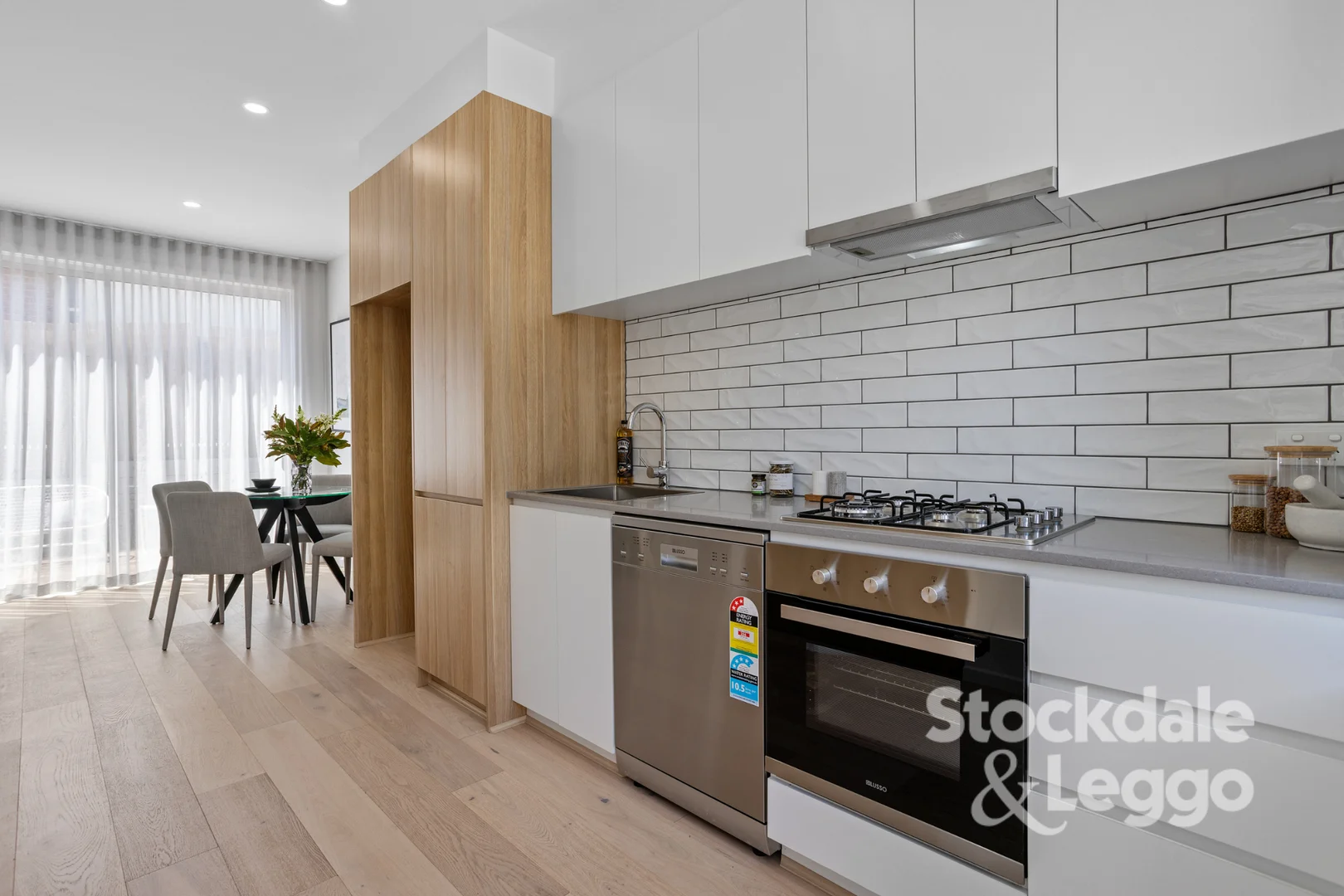 2/24 Thomas Street, Rosebud VIC 3939 photo 4