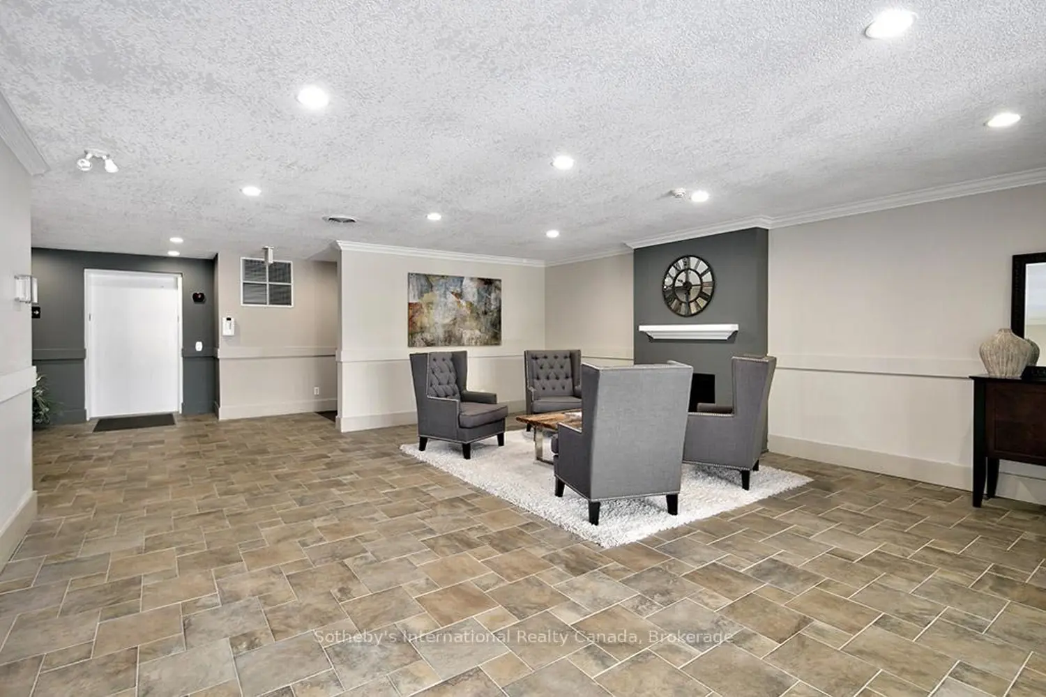 27 Beaver Street 101 photo 3
