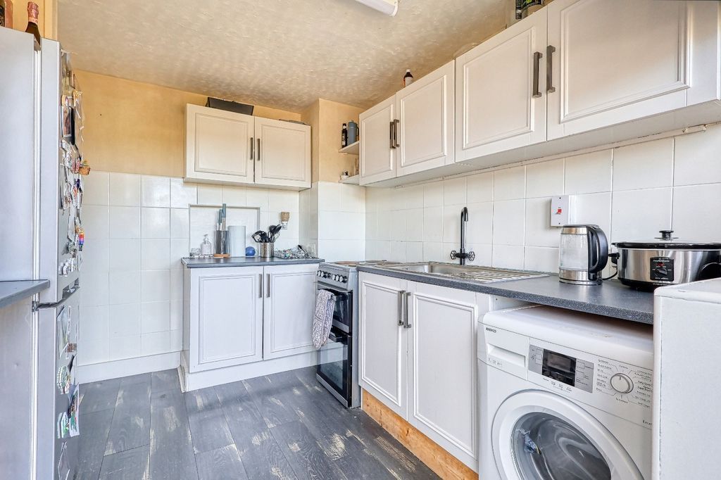 Additional image 5 of 2 bed flat for saleSouthfield Road, Scunthorpe DN16