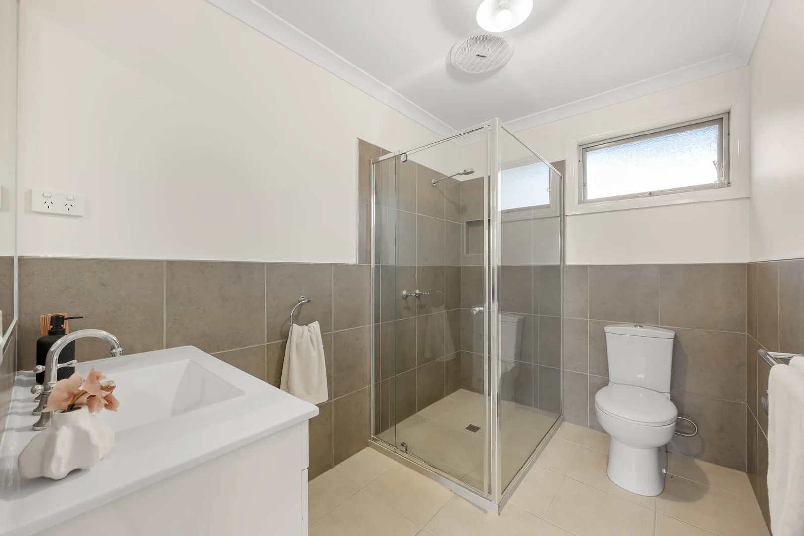Additional image 13 of 2/93 Anderson Road, Sunbury VIC 3429