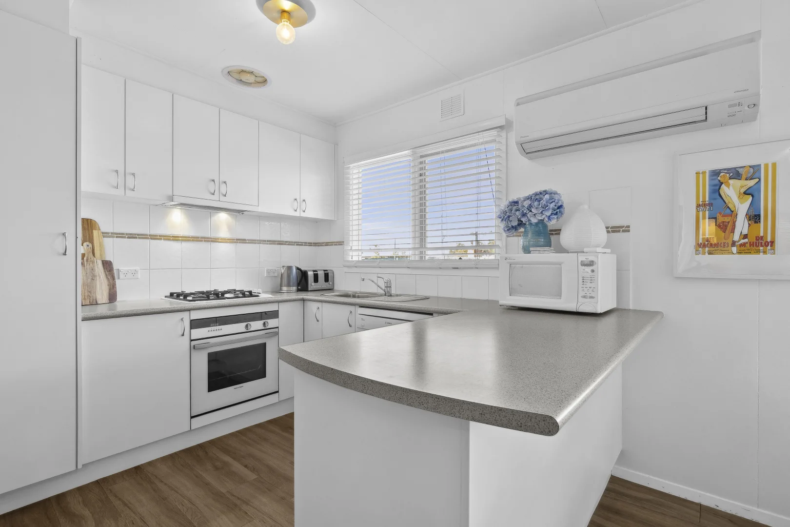 10 Waverley Avenue, Lorne VIC 3232 photo 4