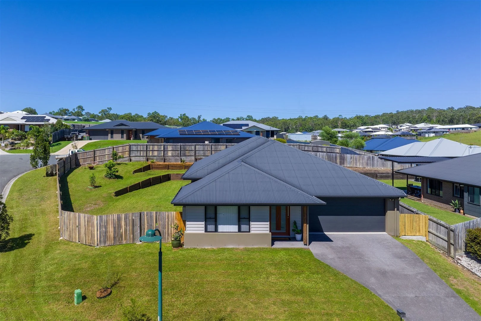 8 Senators Court, Jones Hill QLD 4570