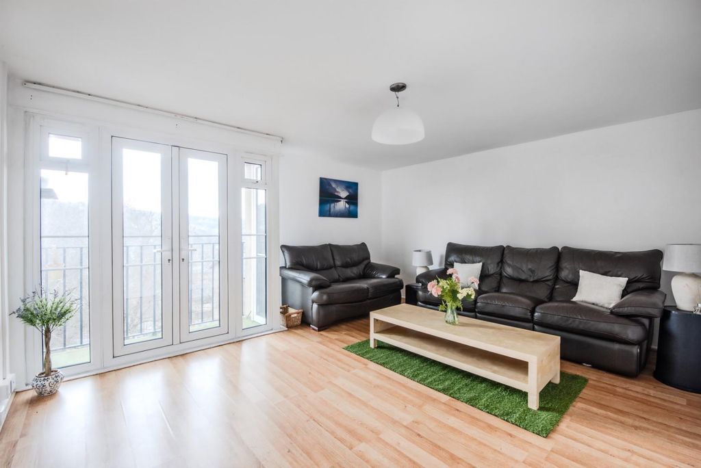 3 bed maisonette for saleSnow Hill, Bath BA1 photo 3