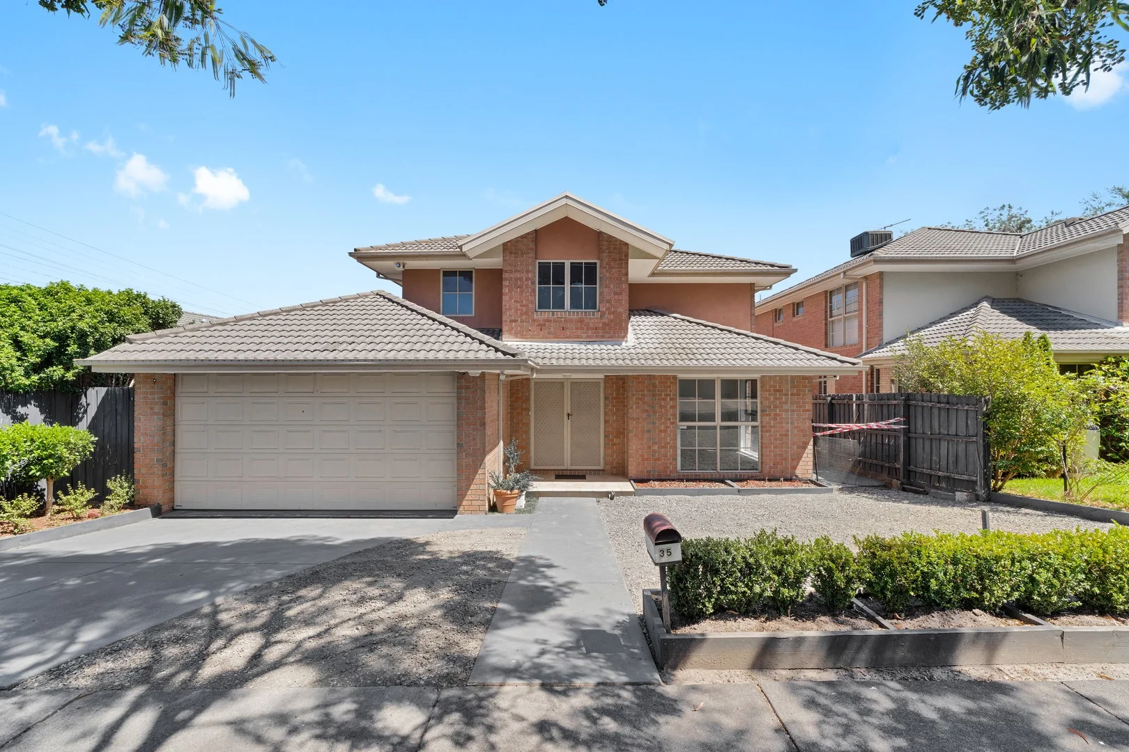 35 Kierens Way, Chadstone VIC 3148