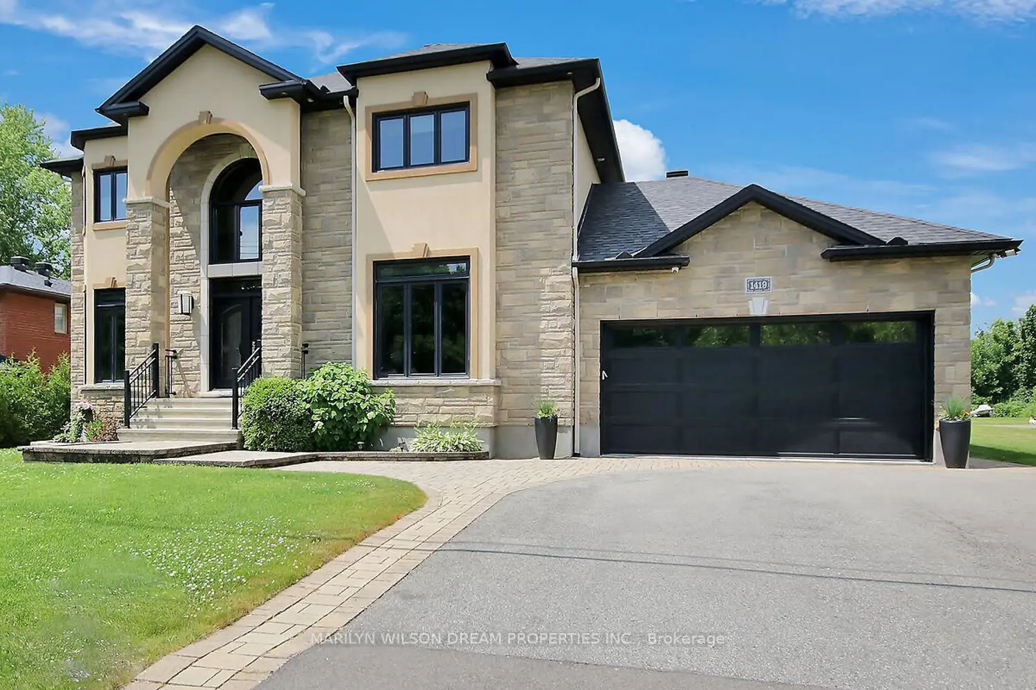 1419 Balmoral Drive