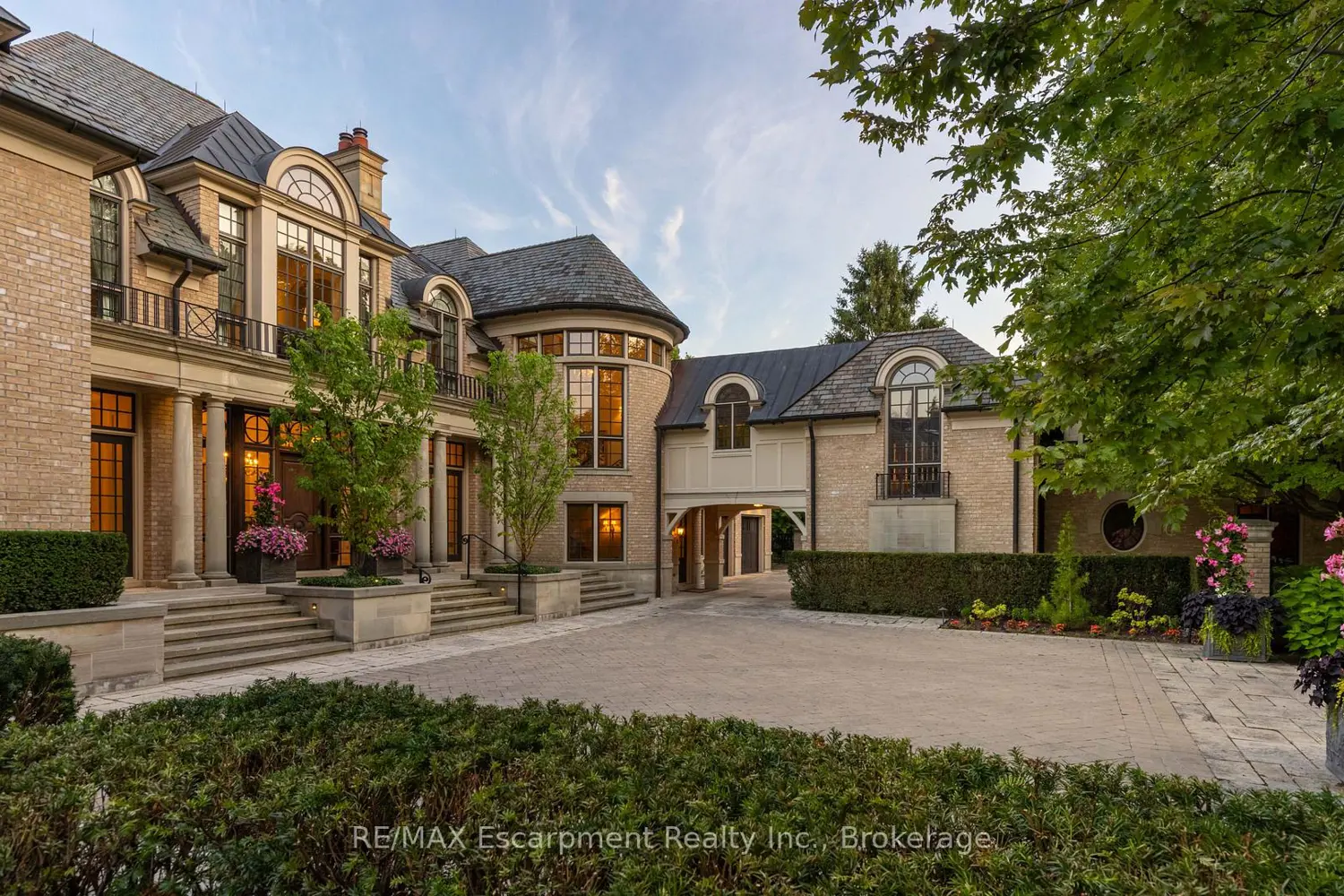 2054 Lakeshore Road photo 5