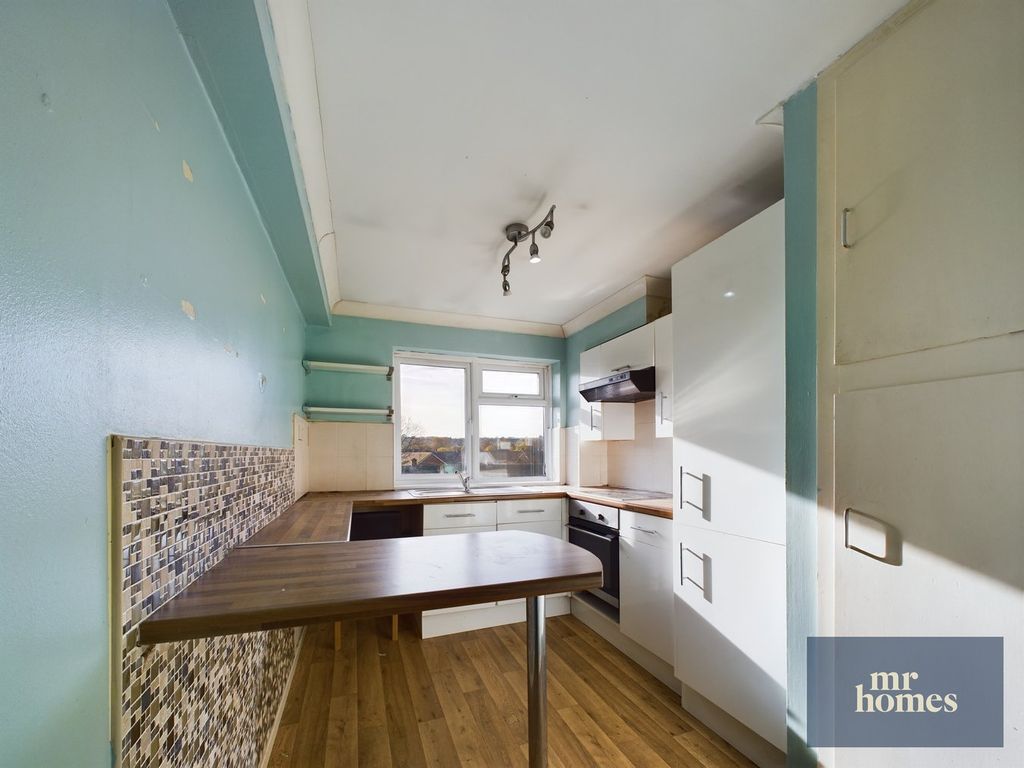 1 bed flat for salePyle Road, Caerau, Cardiff CF5 photo 2