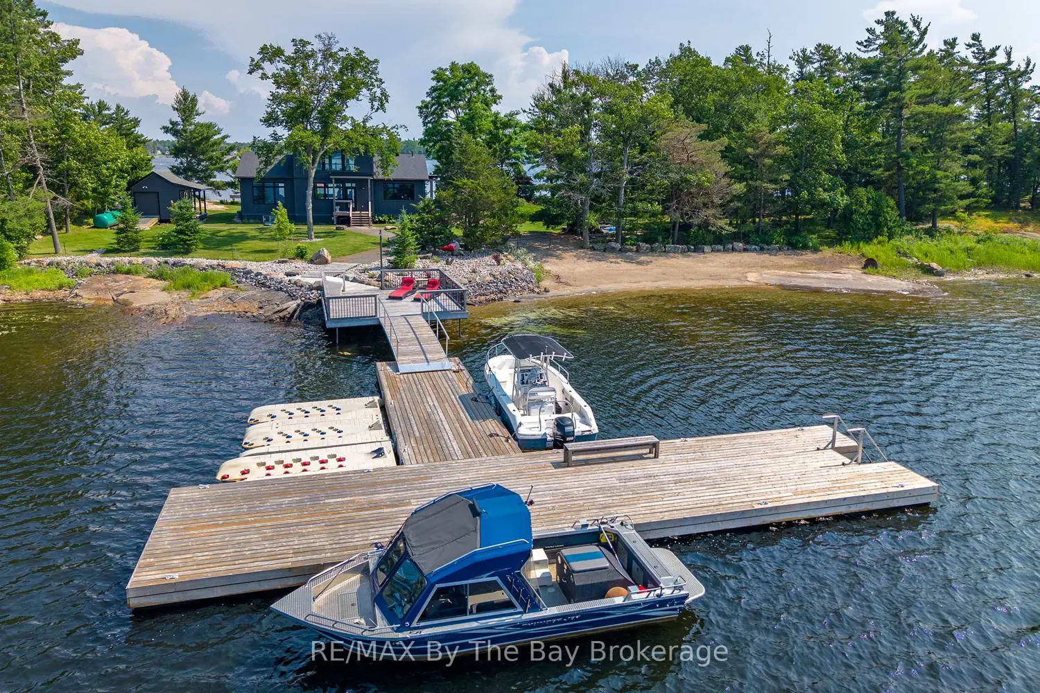 Additional image 3 of 4 Island 800