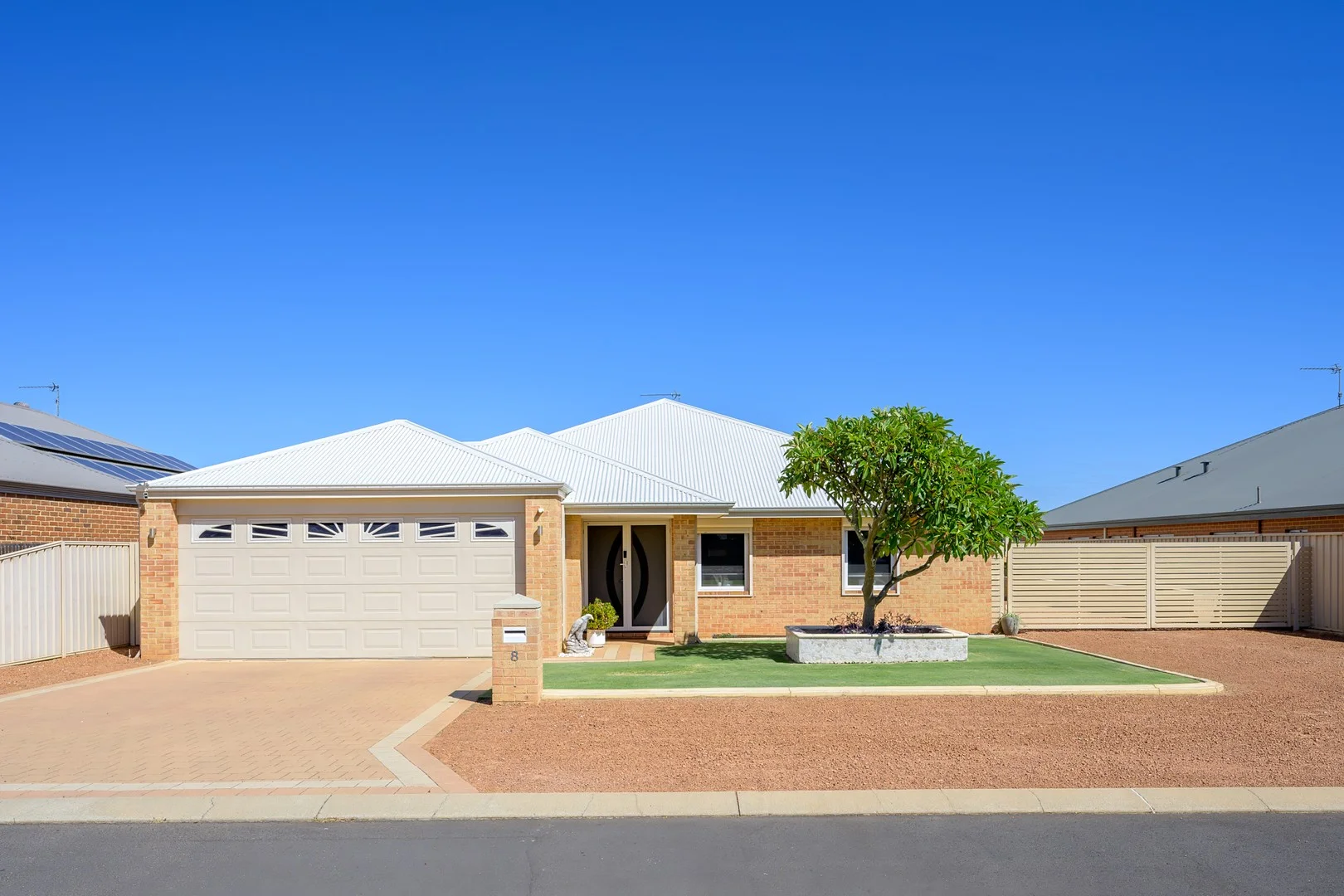 8 Harrison Way, Waroona WA 6215